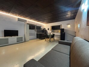 TV - Cozy and modern apartment in the heart of Ortigia (Siracusa)