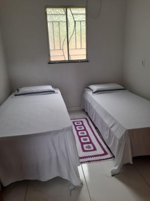 2 slaapkamers, een strijkplank/strijkijzer, wifi, beddengoed