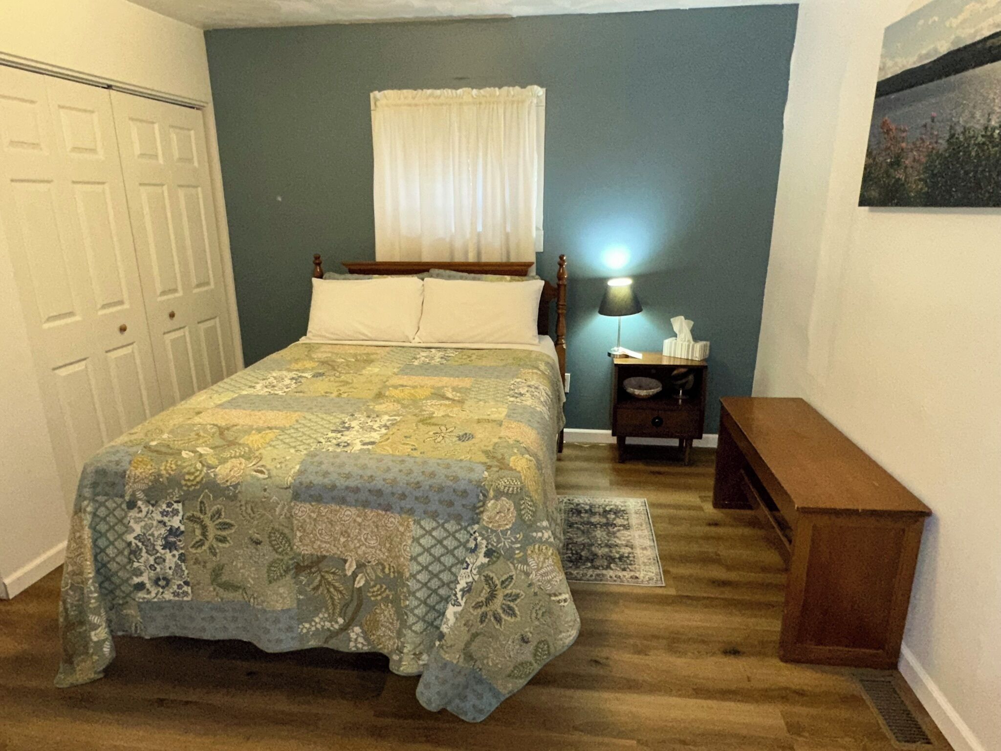 3 bedrooms, iron/ironing board, free WiFi, bed sheets
