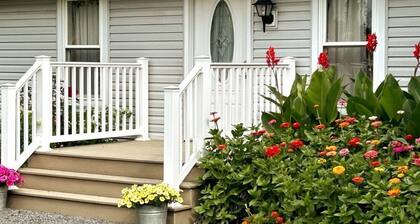 Finger Lakes Country Corner Cottage