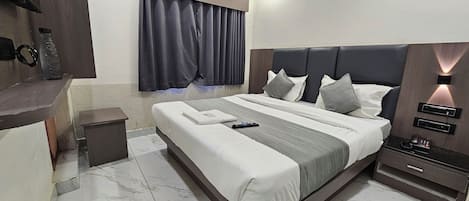 Deluxe Double Room, City View