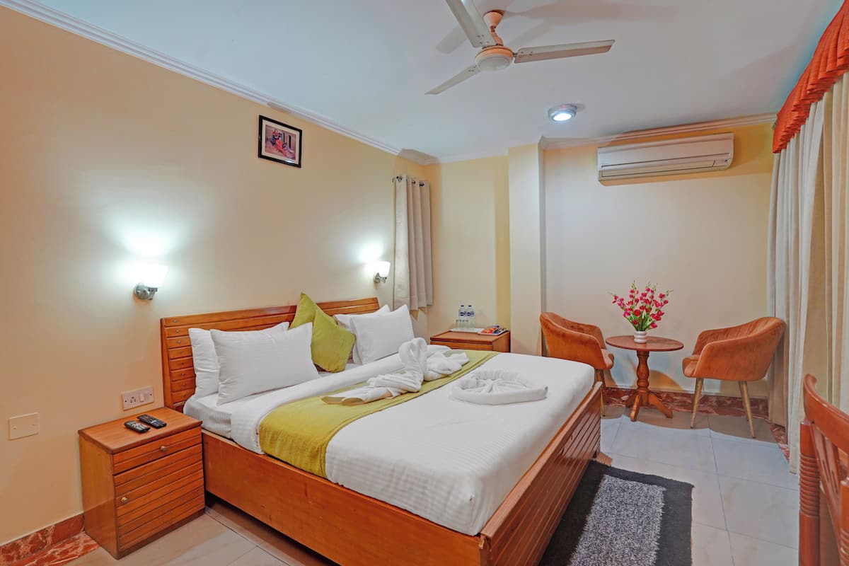 Deluxe Room | Laptop workspace, free WiFi