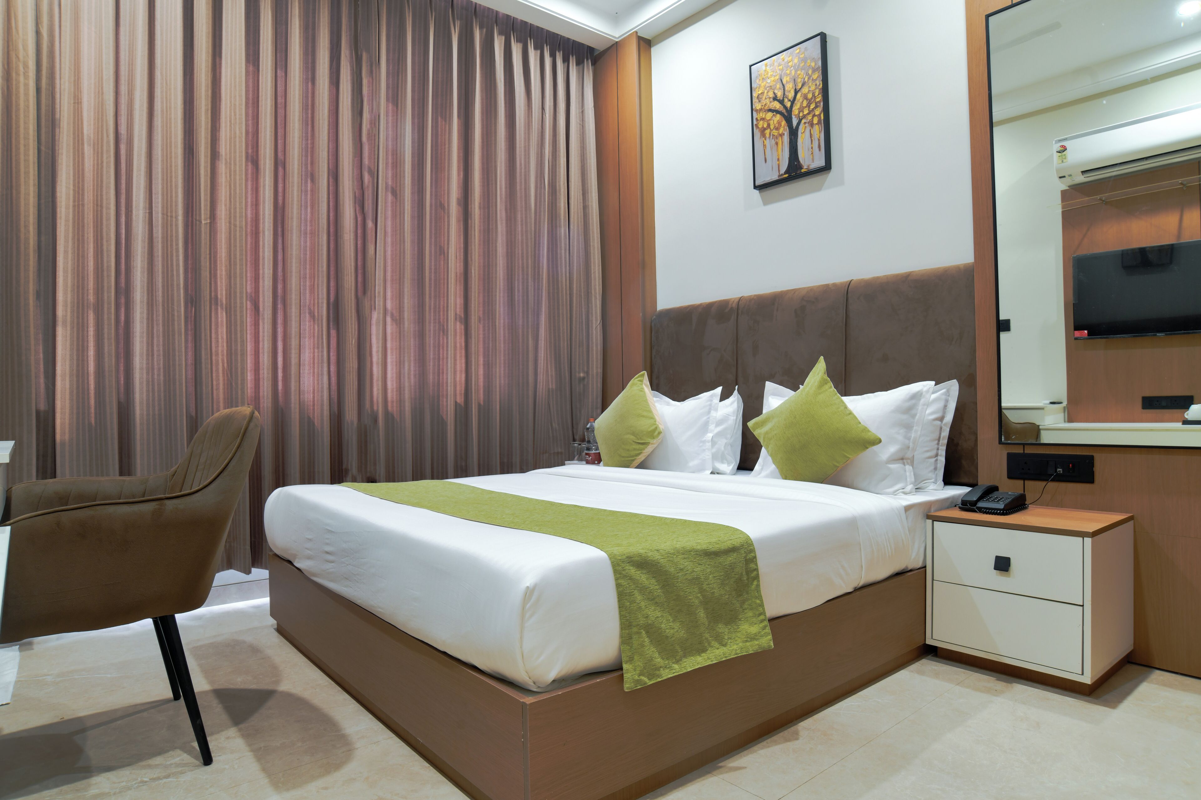 Phòng Superior | Khu vực làm việc phù hợp cho laptop 