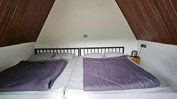 Bureau, espace de travail pour ordinateur portable