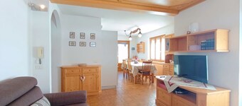 Beautiful apartment for 6 guests with WIFI, TV and balcony
