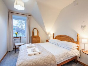 3 bedrooms, free WiFi - Lovely apartment for 6 people with WIFI, TV, patio and panoramic view (Dingwall)