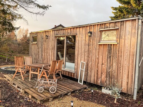 Atemberaubendes alleinstehendes Ferienhaus für 4 Leute mit  W-LAN, TV und Terrasse