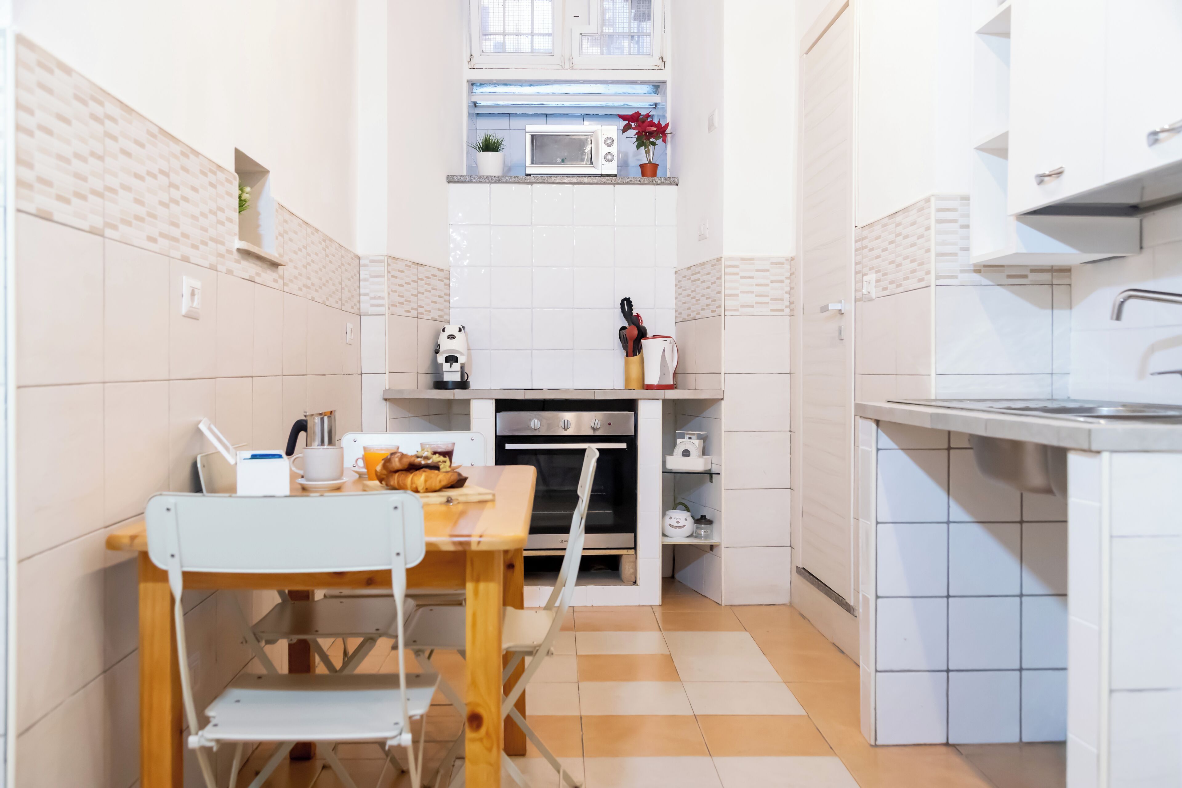 Appartement Classique | Cuisine privée | Grand réfrigérateur, micro-ondes, four, plaque de cuisson