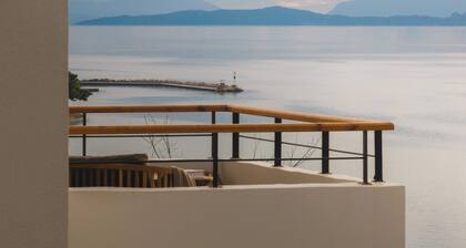 Olive & Tulip Suites – Modern First-Floor Apartment with Sea View