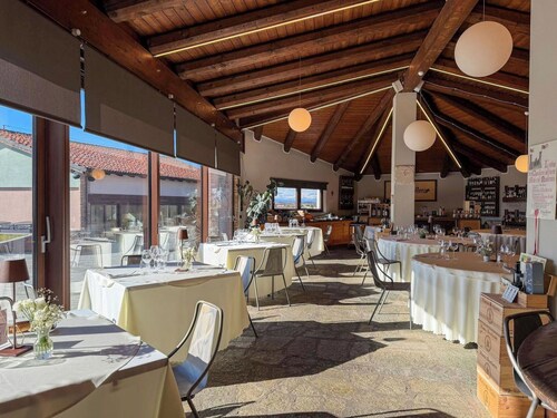 Ferienhaus mit  W-LAN, Whirlpool, privatem Pool, TV, Innenhof, Haustiere erlaubt, Panoramablick