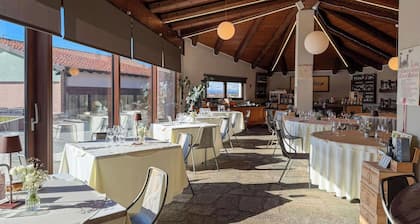 Ferienhaus mit W-LAN, Whirlpool, privatem Pool, TV, Innenhof, Haustiere erlaubt, Panoramablick