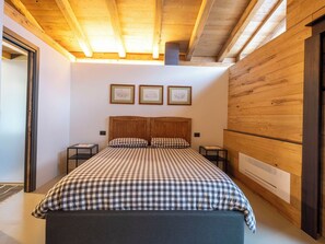 Travel crib, free WiFi - Wonderful private villa for 5 people with WIFI, TV, terrace and pets allowed (Buglio In Monte)