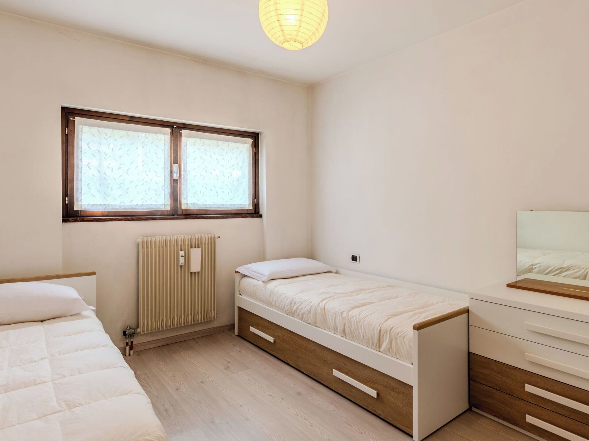 Travel cot