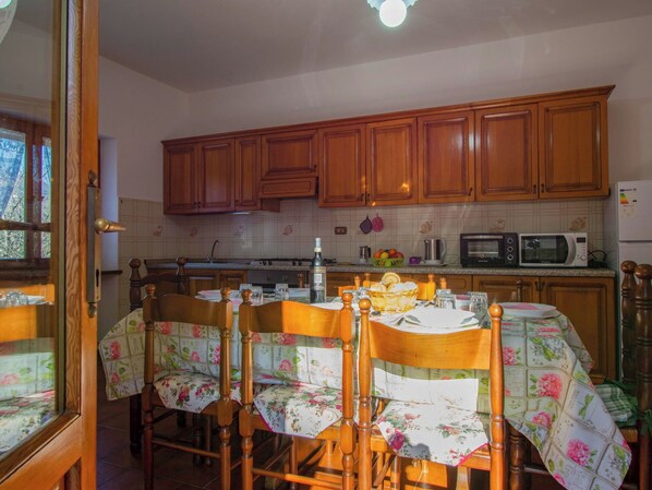Microwave, oven