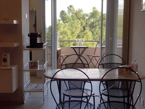 Dining - Modern Flat with lake view & private beach! (Toscolano-Maderno)