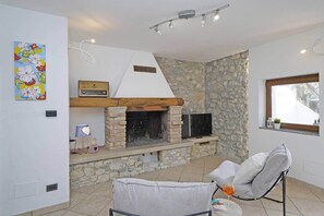 TV - Samuel House- Traditional Italy (Toscolano Maderno)