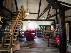 Televisión, chimenea y reproductor de DVD 