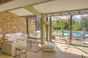 TV, offices - La Garrigue de Gordes (Gordes)