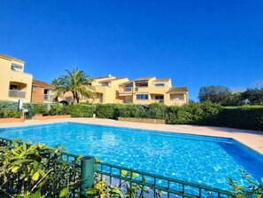 Pool - Airconditioned Mezzanine T2 with Pool and Parking in Cogolin (Cogolin)