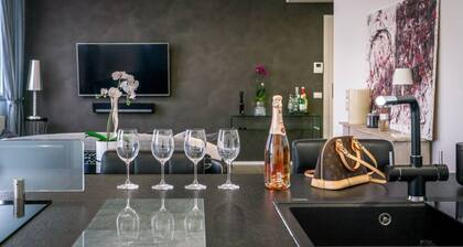 Rosa 37 - Modern & Elegamnt 2BR Apt - Near Venice