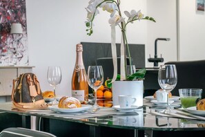 Dining - Rosa 37 - Modern & Elegamnt 2BR Apt - Near Venice (Venezia)