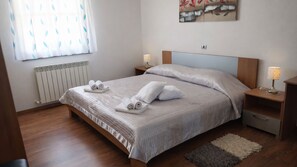 Iron/ironing board, free WiFi, bed sheets - Villa Milena Vodnjan by Villas Guide (Vodnjan)