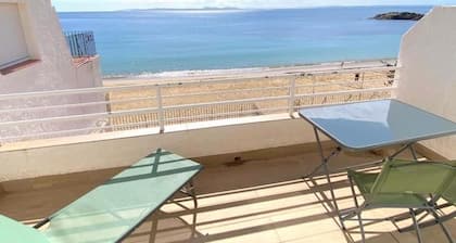 Beautiful apartment near the beach in Roses with private parking