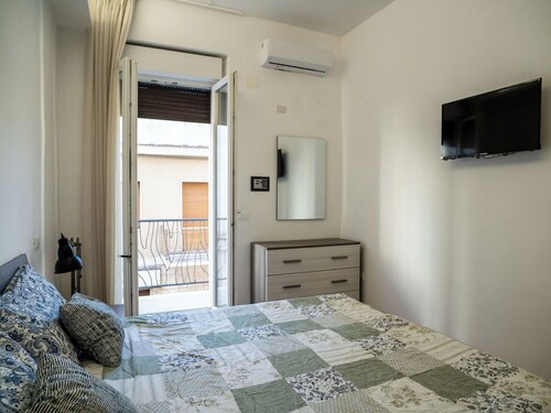 Agréable appartement pour 4 personnes avec climatisation, TV, balcon et animaux admis