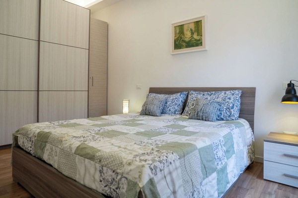 Möbel, Bett, Interior Design, Schlafzimmer, Wand, Flooring, Fussboden, Bedding, Holz, Bettdecke