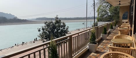 Luxury Villa | Balcony