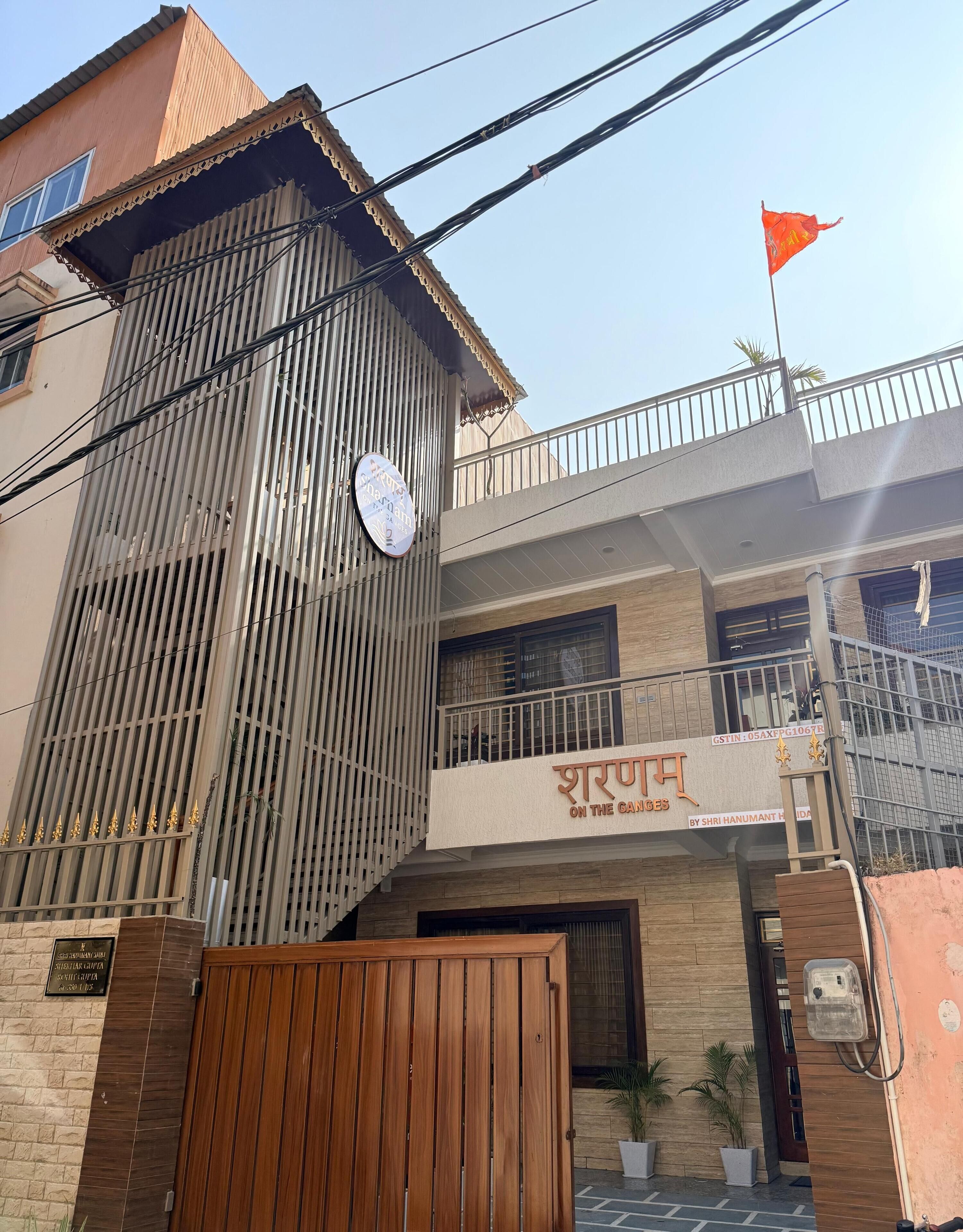 المنشأة من الخارج