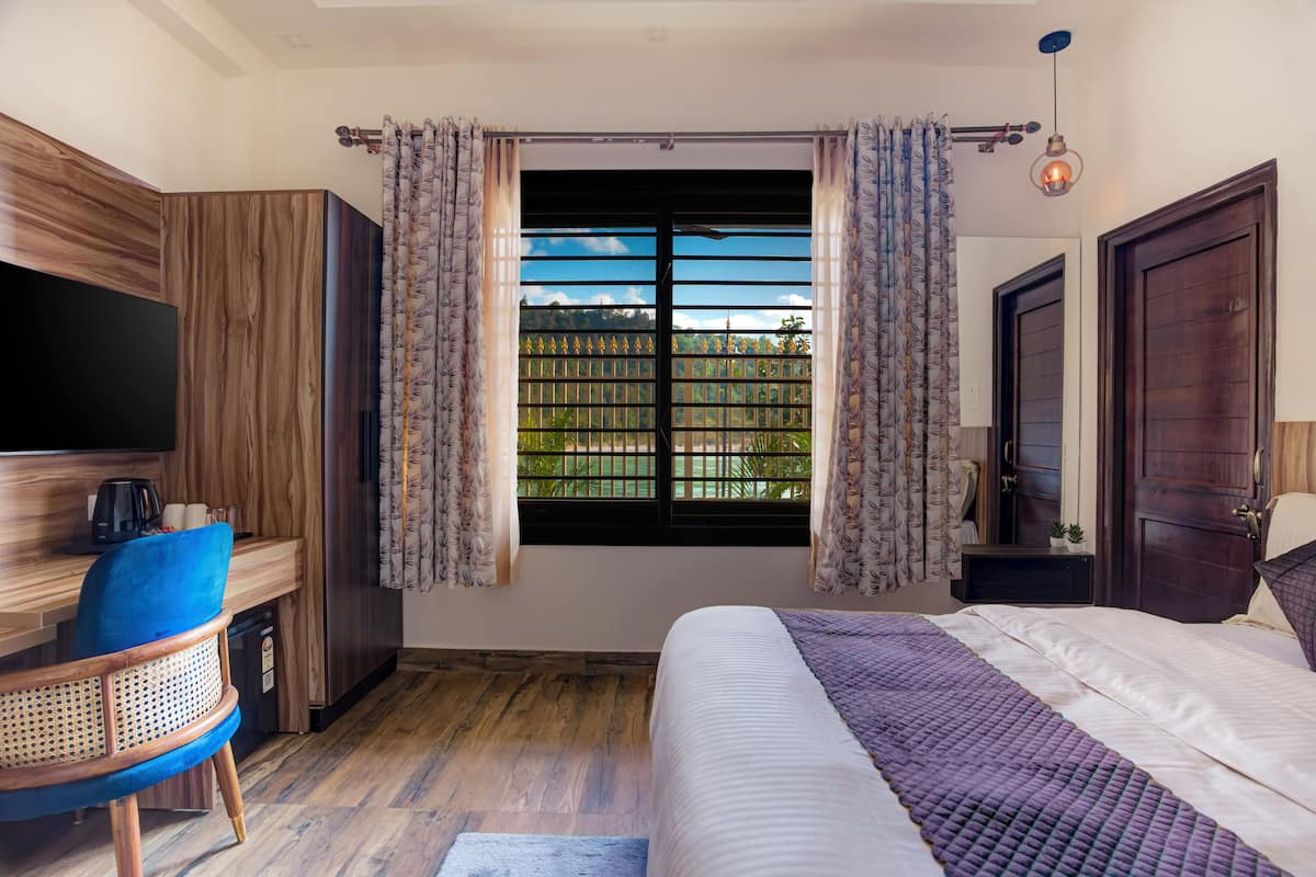 Executive Room | Desk, WiFi (free)