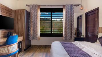 Executive Room | Desk, free WiFi