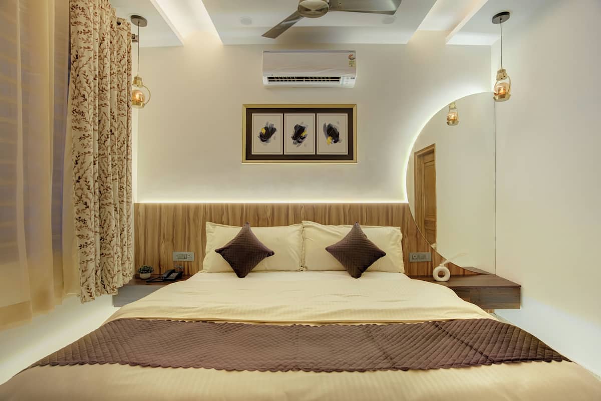 Deluxe Room | Desk, WiFi (free)