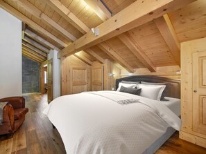 5 bedrooms, free WiFi, bed sheets - Luxury Chalet: 13 Guests, Jacuzzi, Pets Allowed (Saint-Gervais-les-Bains)