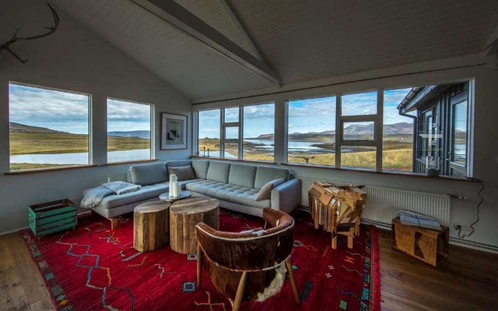 The Lake House | Opholdsområde | 45-tommers smart-tv med digitale kanaler, Netflix, streamingtjenester