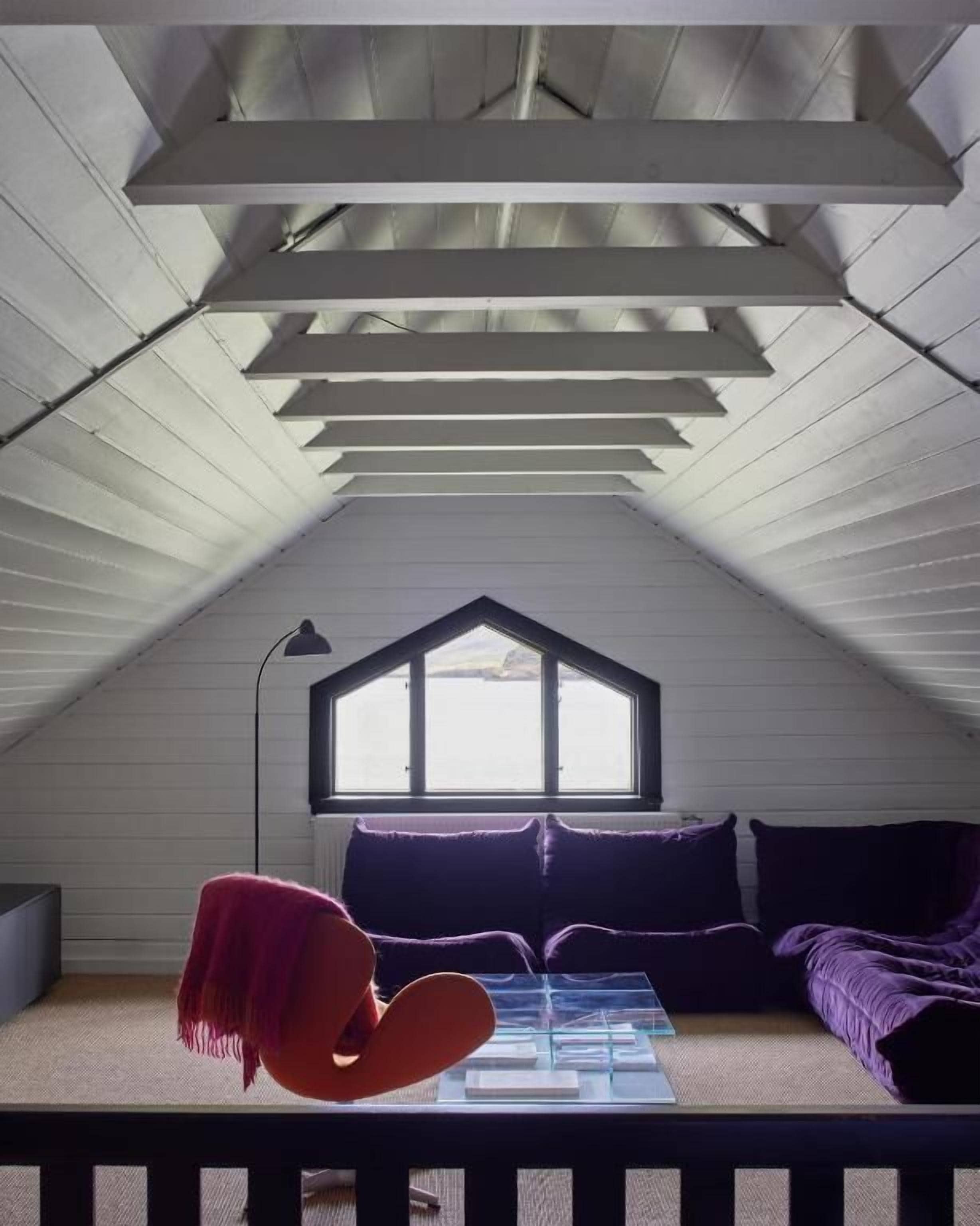 The Club House | 起居區 | 45-吋智慧型電視、數位頻道、Netflix、串流服務