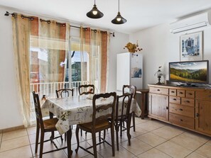 Interior - 3-room Apartment with Air Conditioning and Parking in Marseillan (Marseillan)