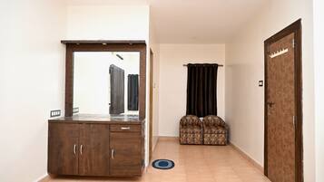 Double or Twin Room | Interior