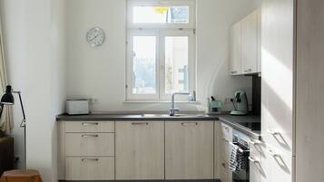 Kühlschrank, Ofen, Herdplatte, Geschirrspüler