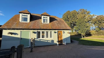 House, 2 Bedrooms, Patio | Exterior