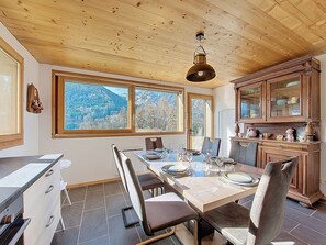 Dining - Les 3 Soeurs - 2 bedrooms - 6 people - Mountain view - Quiet garden (Le Biot)