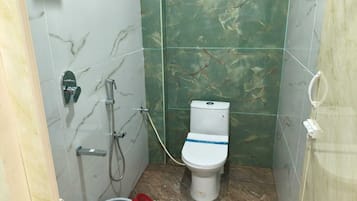 Basic Room | Bathroom