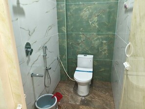 Basic Room | Bathroom - SRI VIJAYBALAJI MAHAL  (Tiruvannamalai)