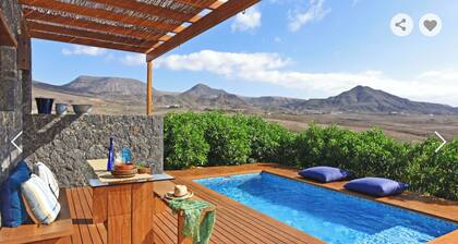 Villa San Luis - Peaceful Island Villa with Pool, Views & Breezes