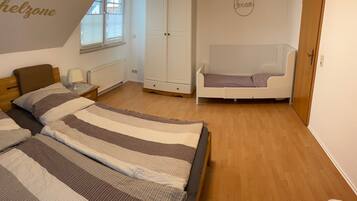 2 bedrooms, WiFi, bed sheets