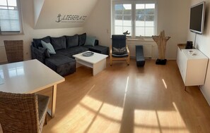 TV, ping pong, stereo