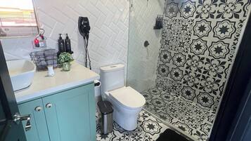 Apartment, 1 Bedroom, City View | Bathroom