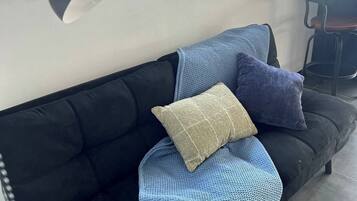 Apartment, 1 Bedroom, City View | Living area