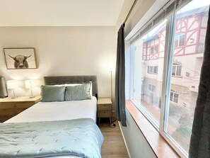 1 bedroom, desk, free WiFi, bed sheets